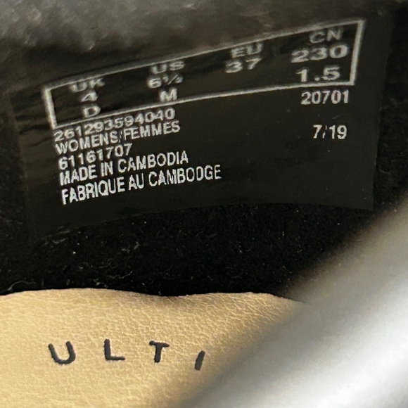 Collection by Clarks Ambyr Joy Black Leather Pump with Platform Size 6.5 NWOB - Picture 10 of 13